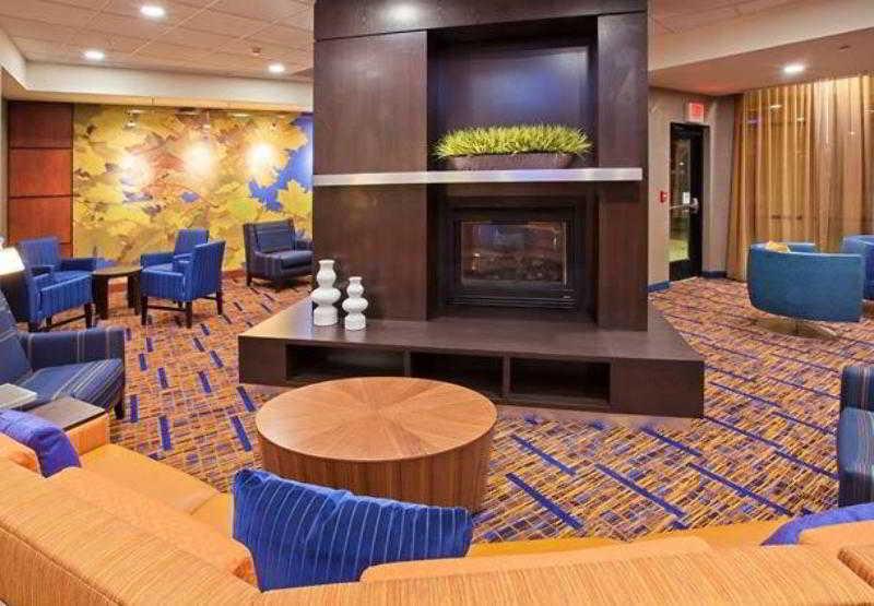 Courtyard Louisville Northeast Екстер'єр фото