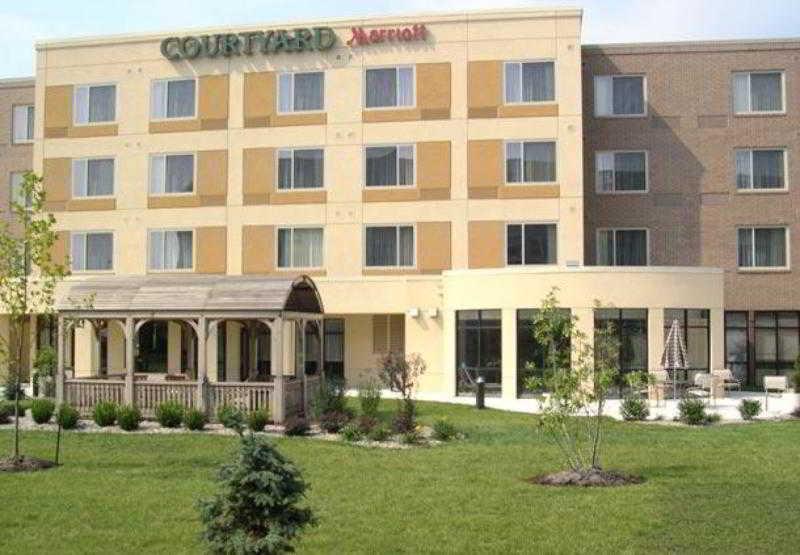 Courtyard Louisville Northeast Екстер'єр фото