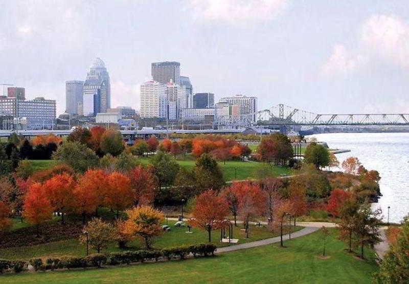 Courtyard Louisville Northeast Екстер'єр фото