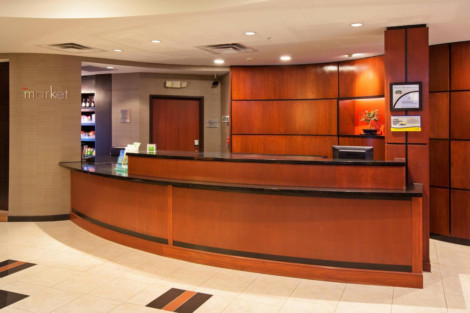 Courtyard Louisville Northeast Екстер'єр фото